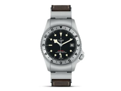 BLACK BAY P01